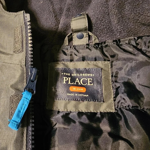 Children’s Place - double layer ( 2 in 1) winter jacket 18-24mos - Picture 2 of 7